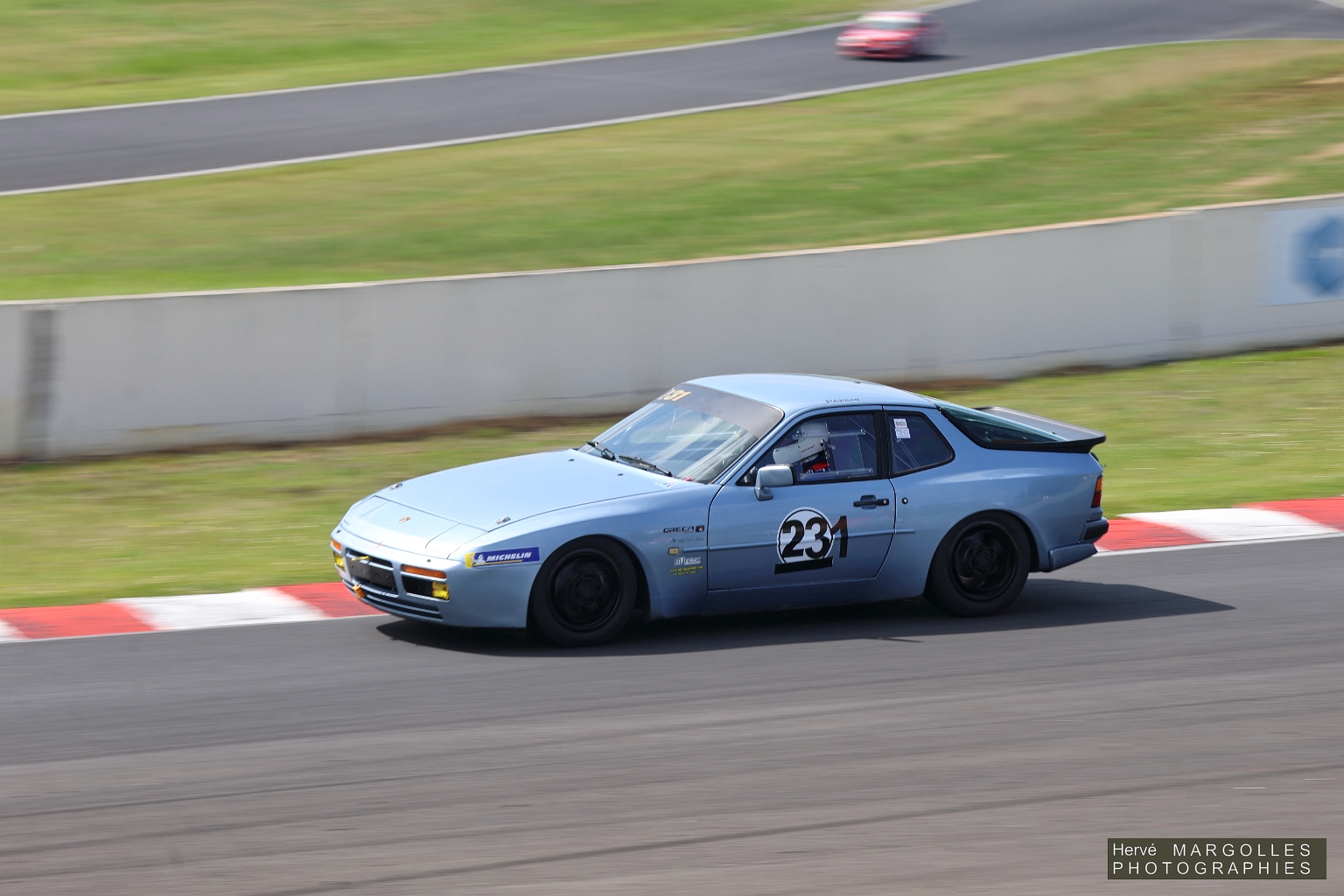 231-02.jpg