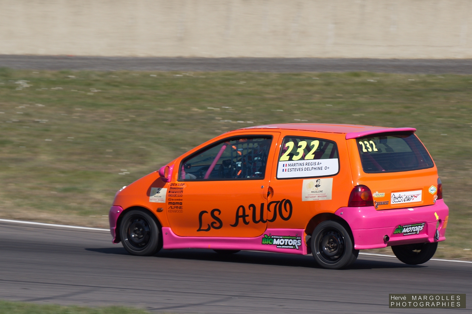 232-02.jpg