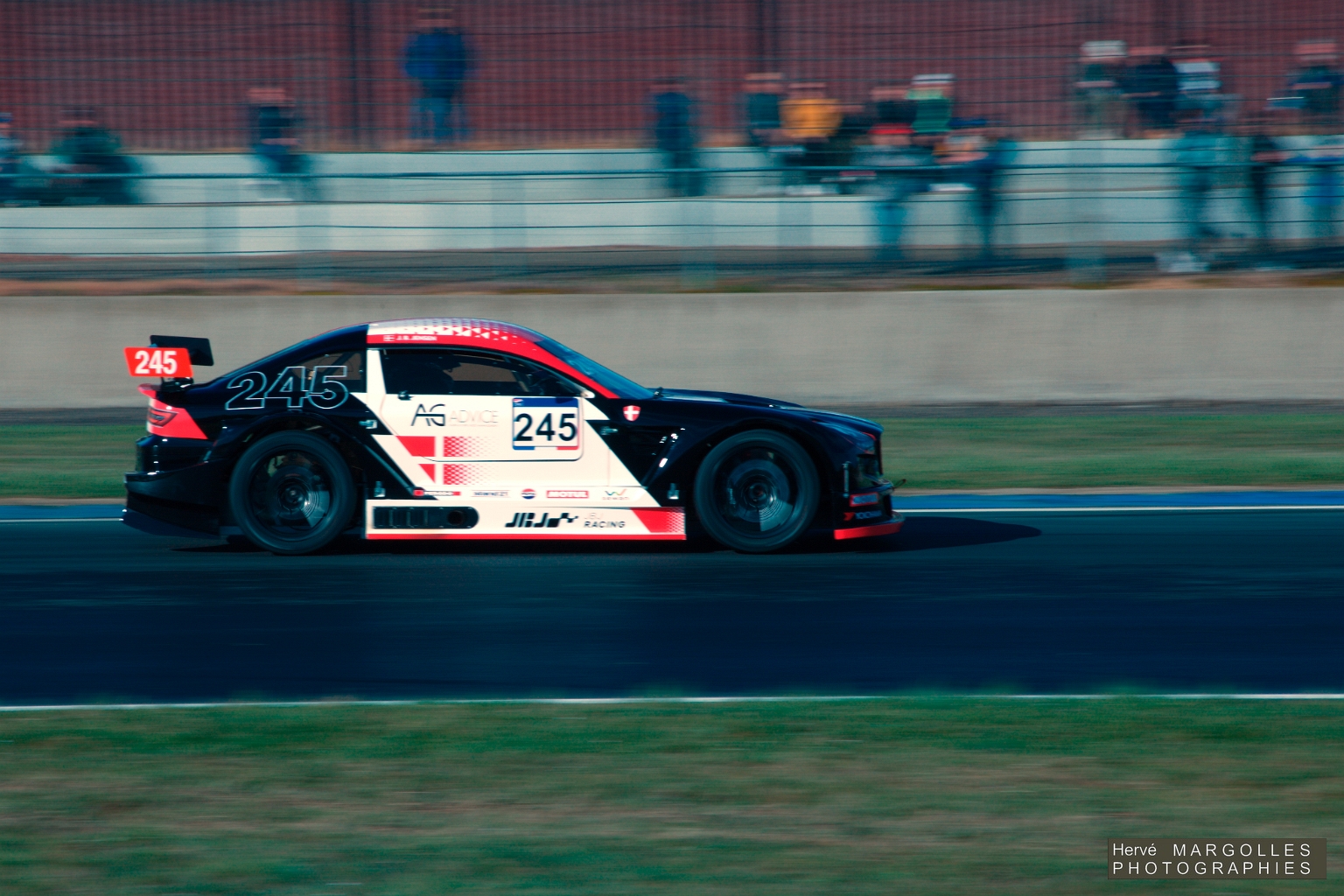 245-01.jpg