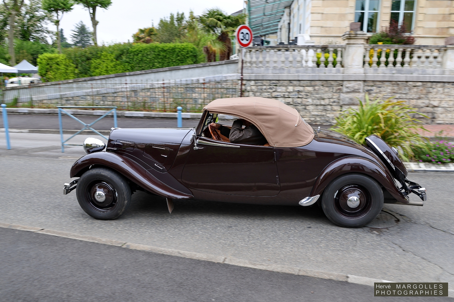 Citroen-Traction_Cabriolet-01.jpg
