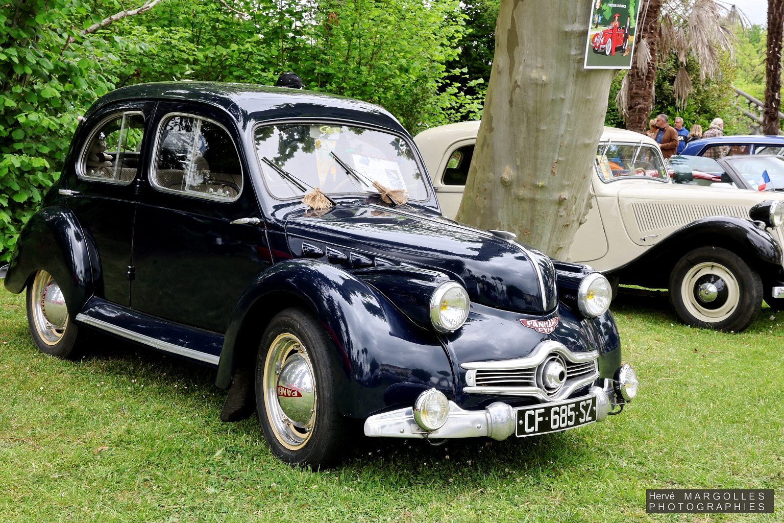 Panhard-Dyna-01.jpg