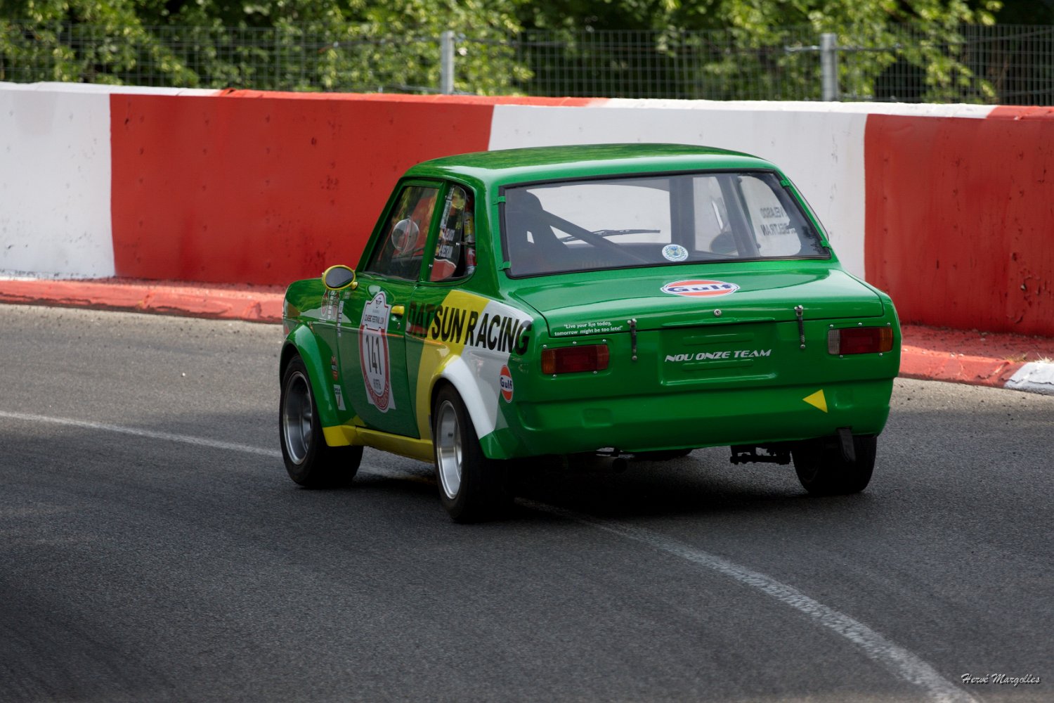 141-02.jpg
