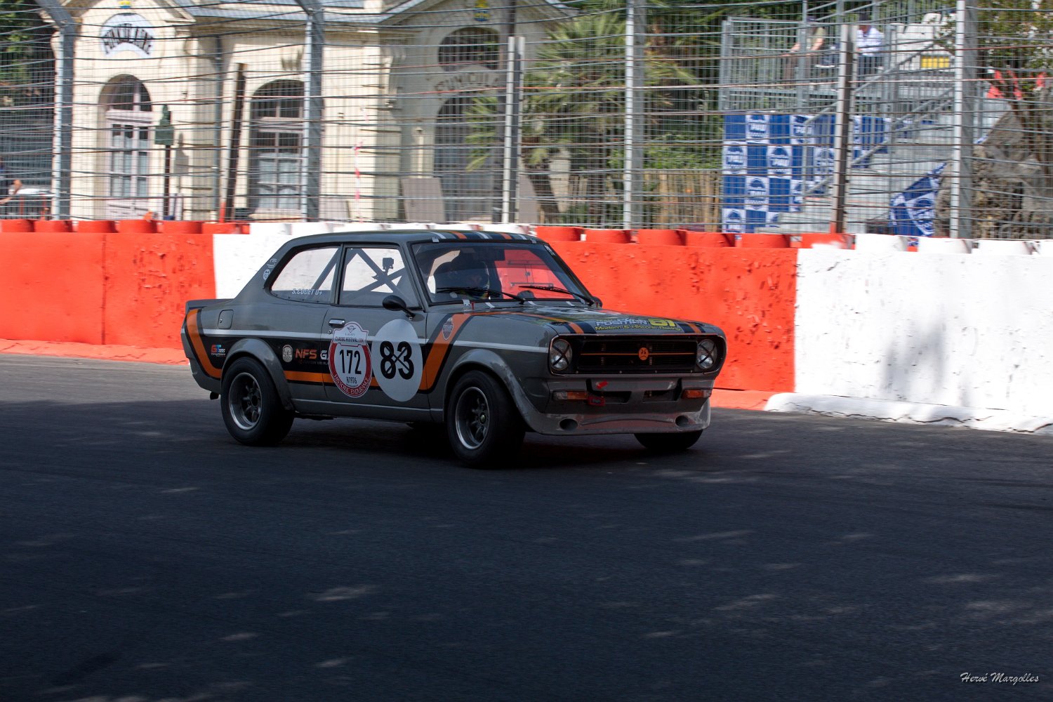 172-01.jpg