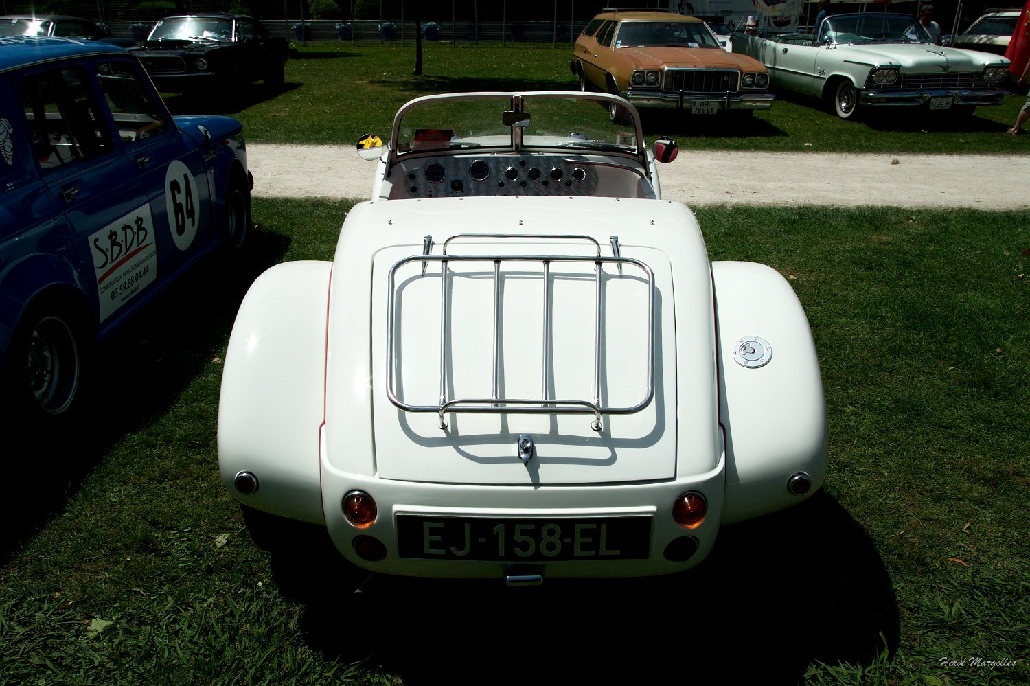 Burton-02.jpg