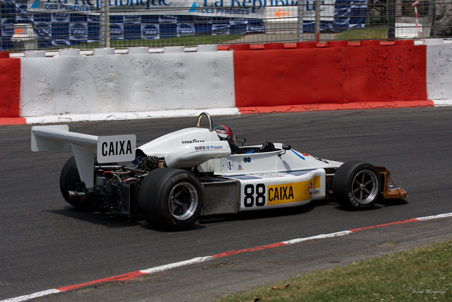 F2-088-02.jpg