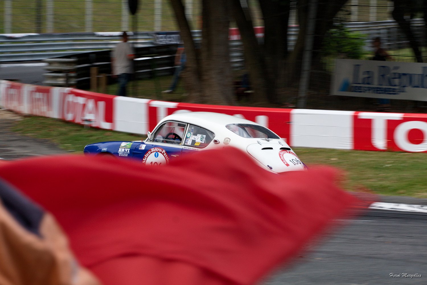 Drapeau-rouge.jpg