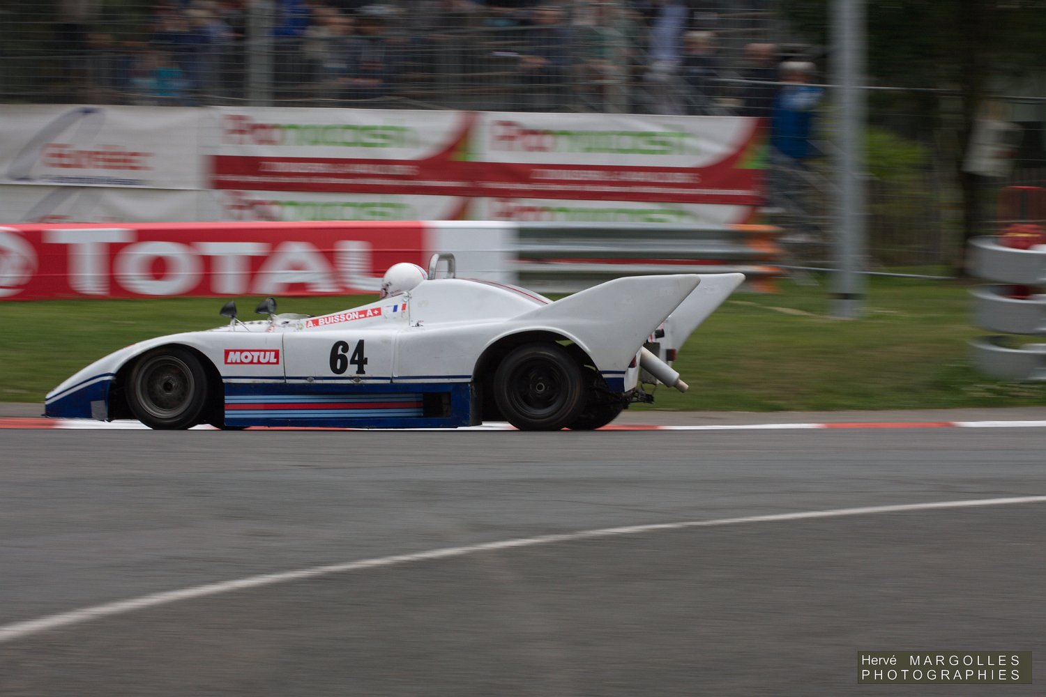 064-01.jpg