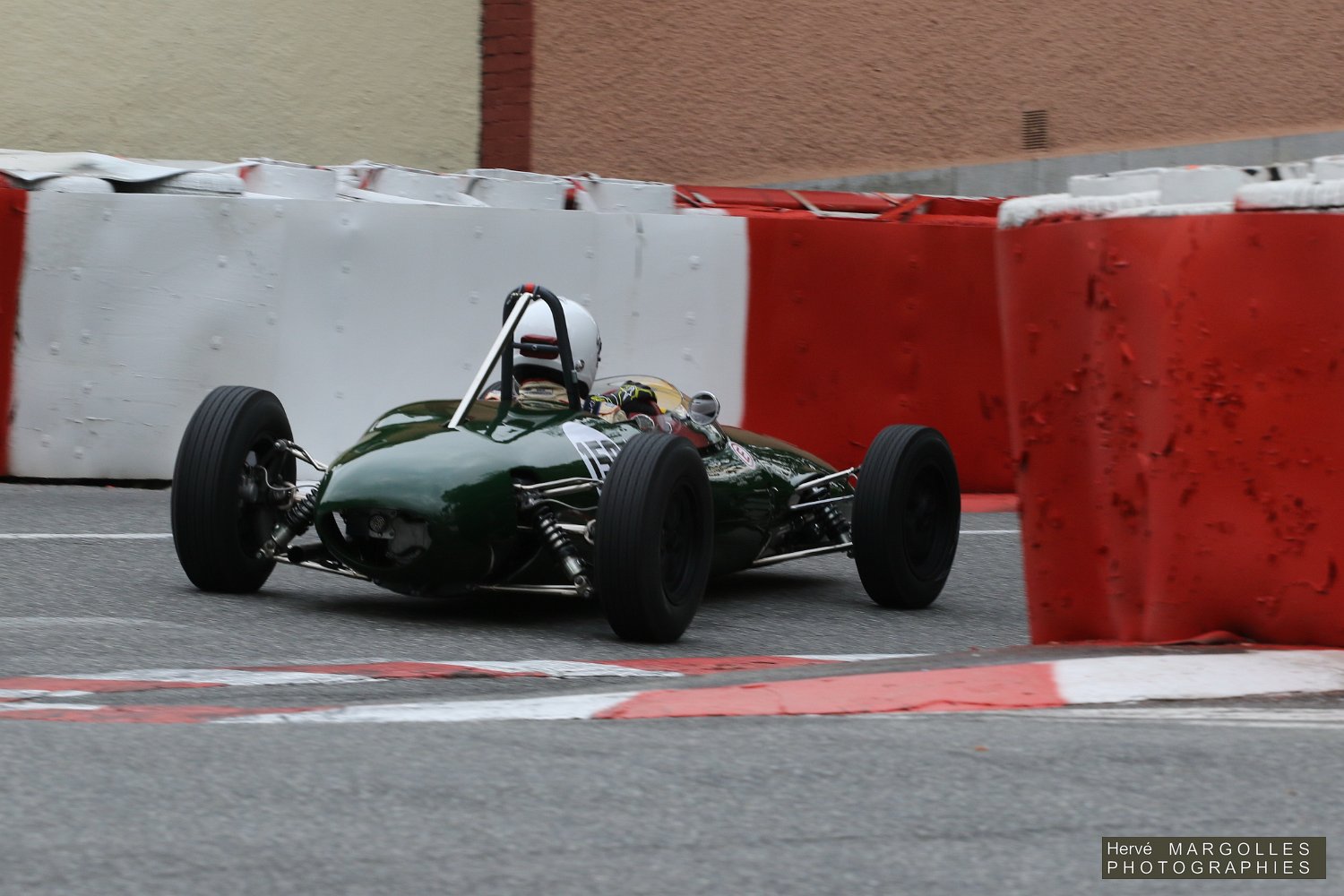 158-02.JPG