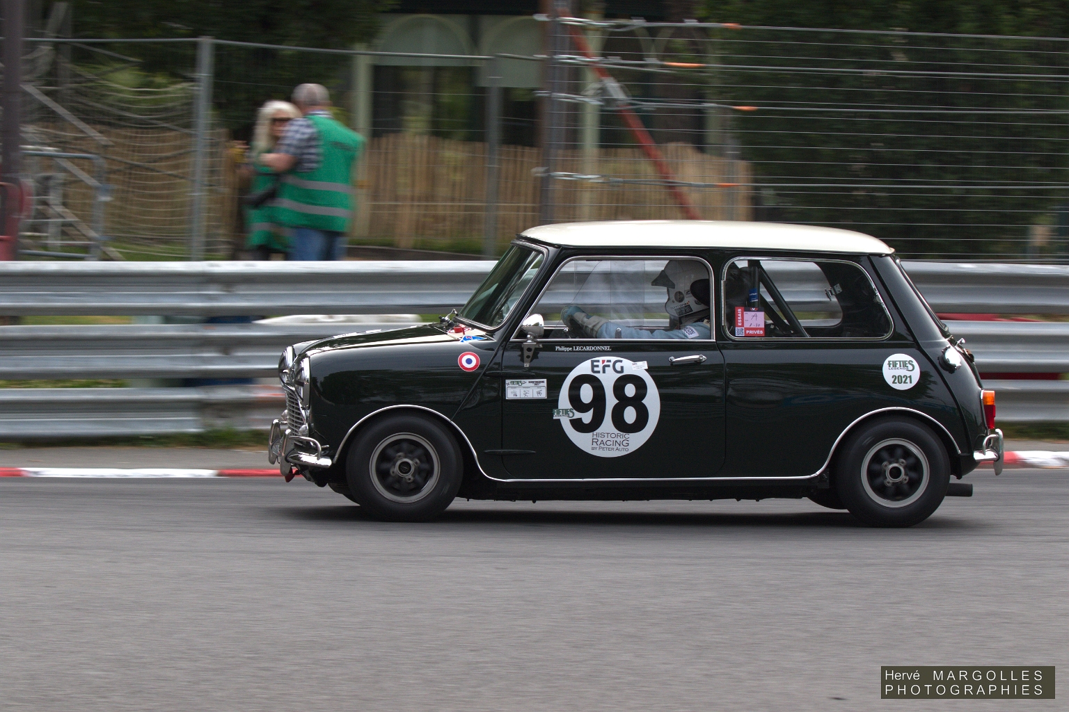 098-01.jpg