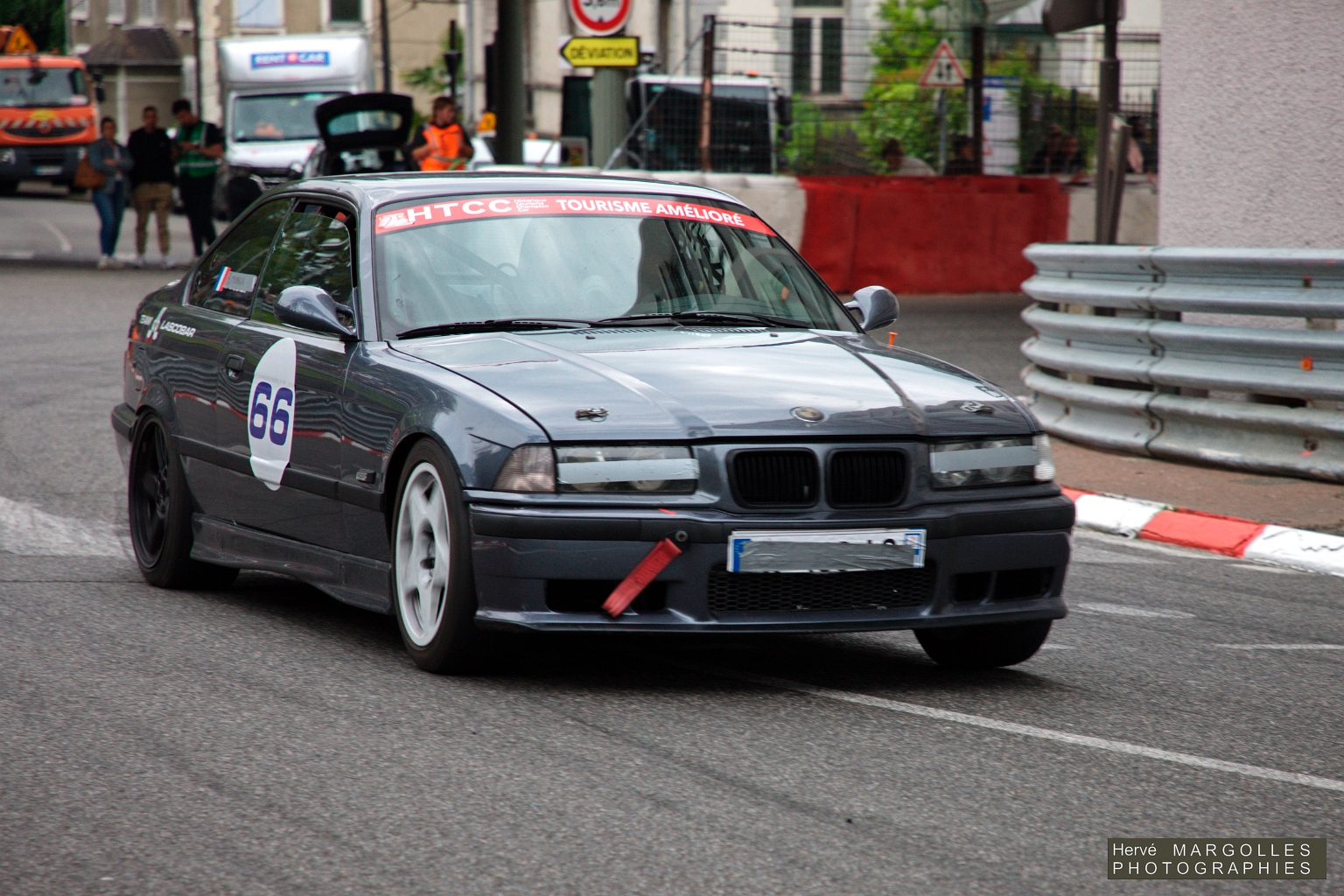 066-01.jpg