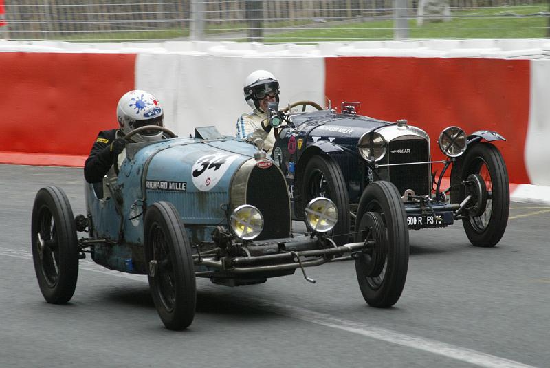 B45D2081.JPG - Bugatti contre Amilcar
