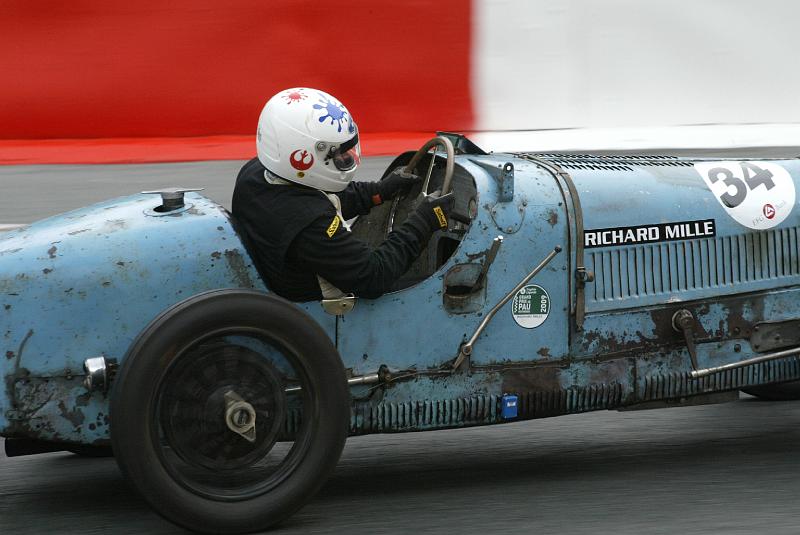 B45D2094.JPG - La Bugatti 37 de Sébastien Benoit...dans son jus et dans son élément