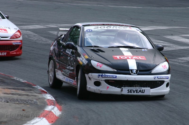 Peugeot-206_10.jpg