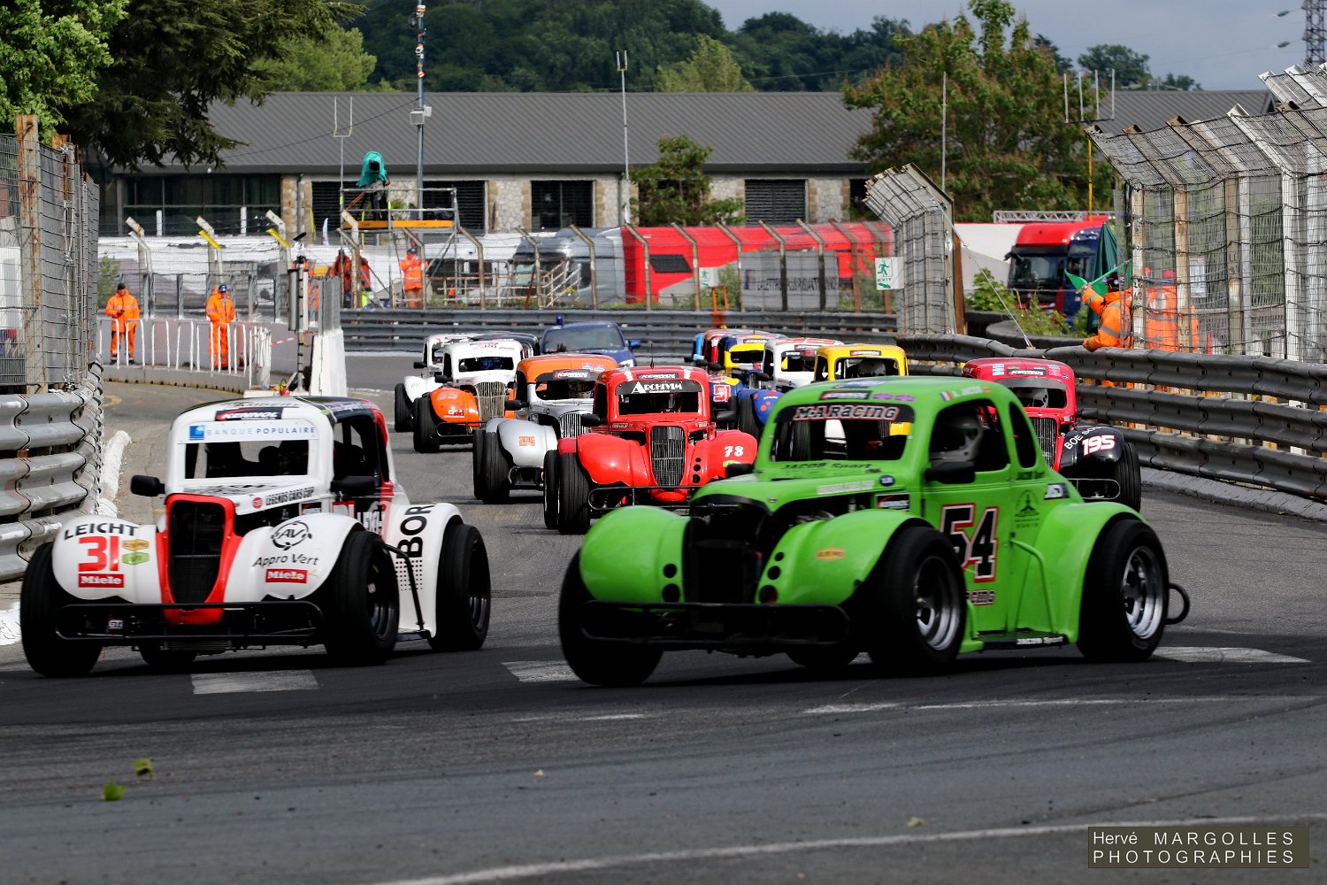 Ambiance-Legend-Car-01.JPG