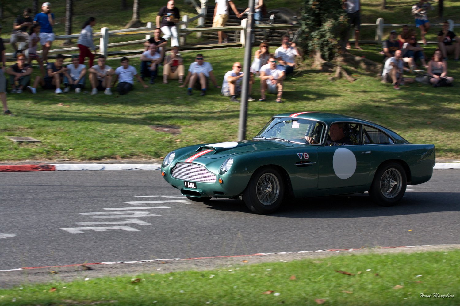 Aston-DB4-01.jpg