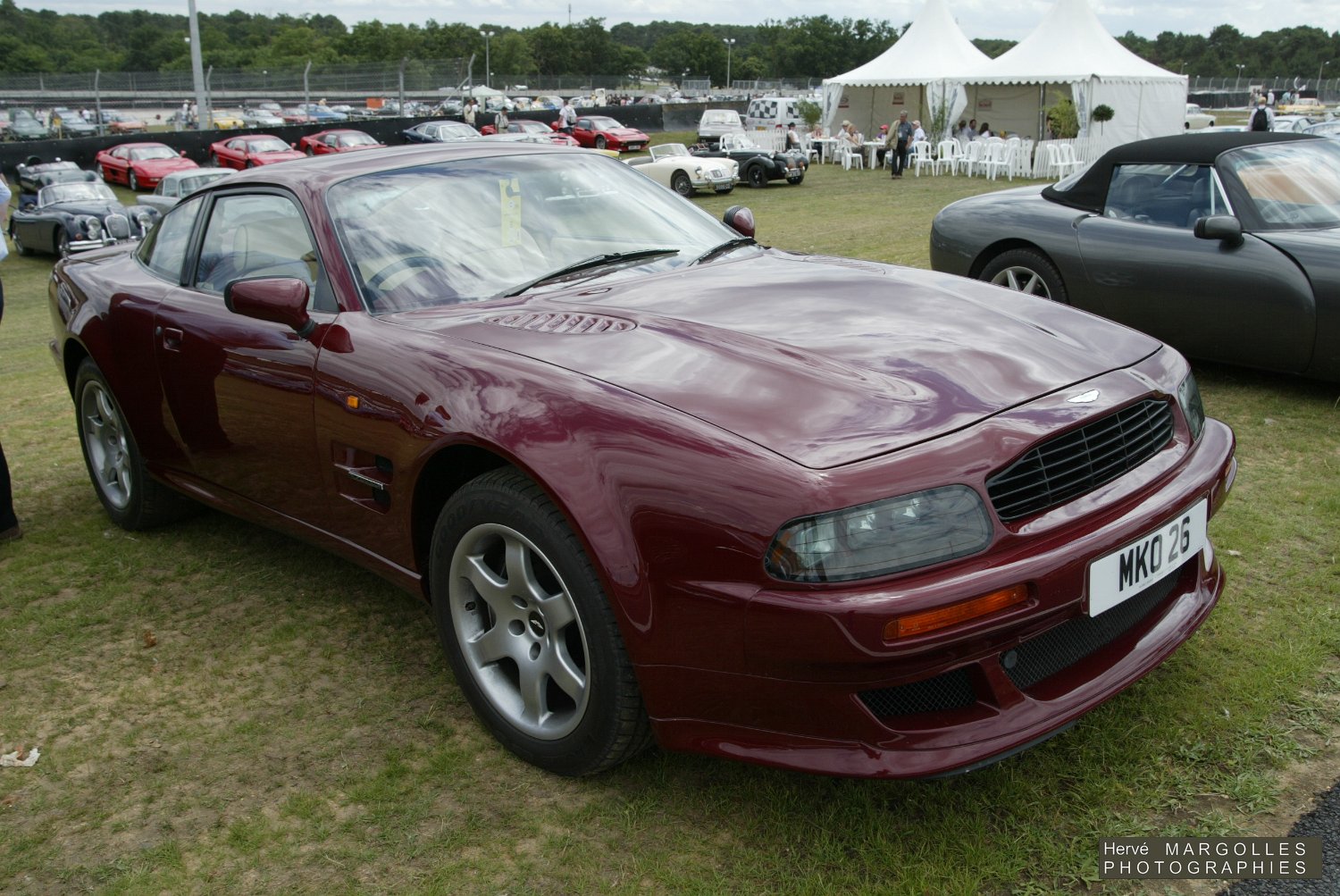 2011_Aston-Martin-Virage-01.JPG
