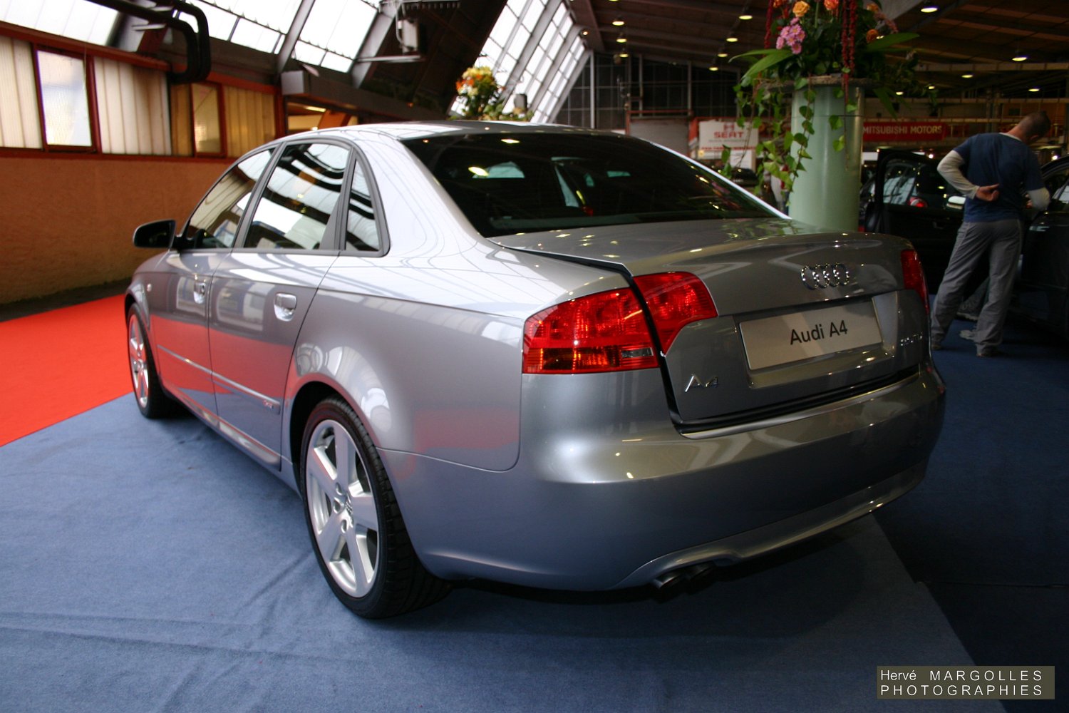 2005_Audi-A4-02.JPG