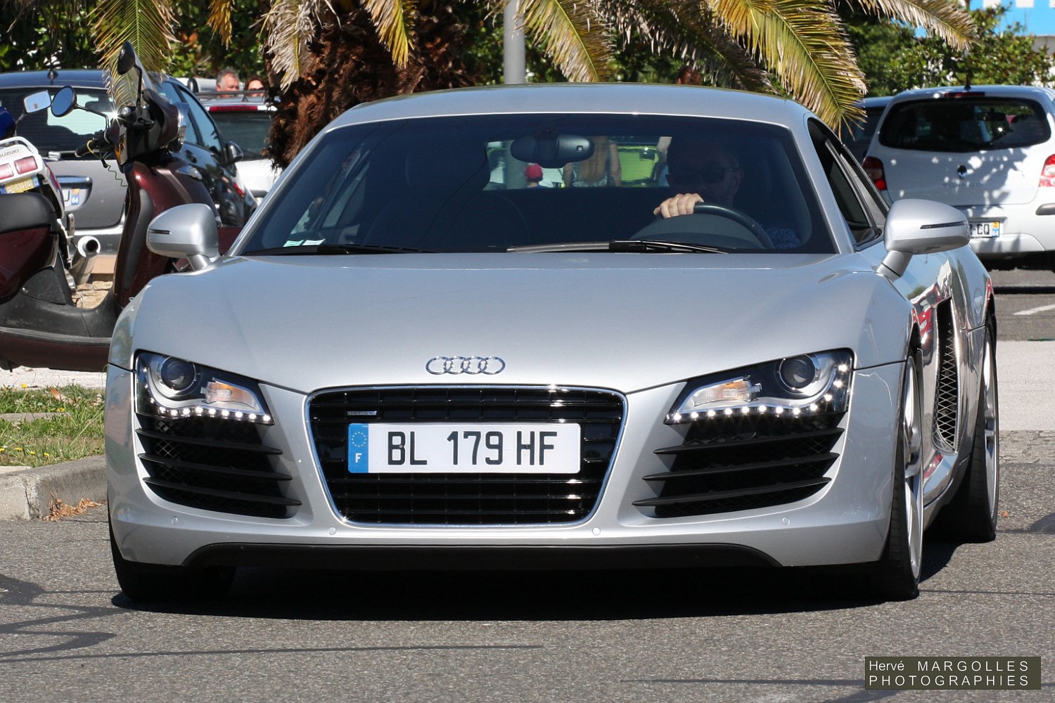 2009_Audi-R8-V10-03.JPG