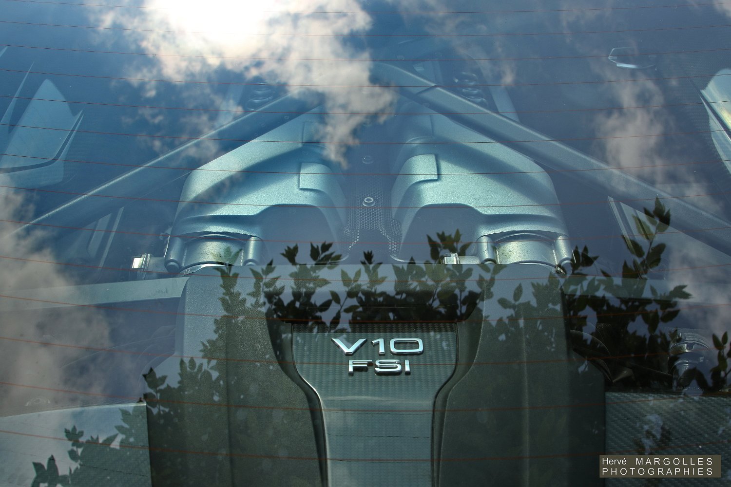 2009_Audi-R8-V10-04.jpg