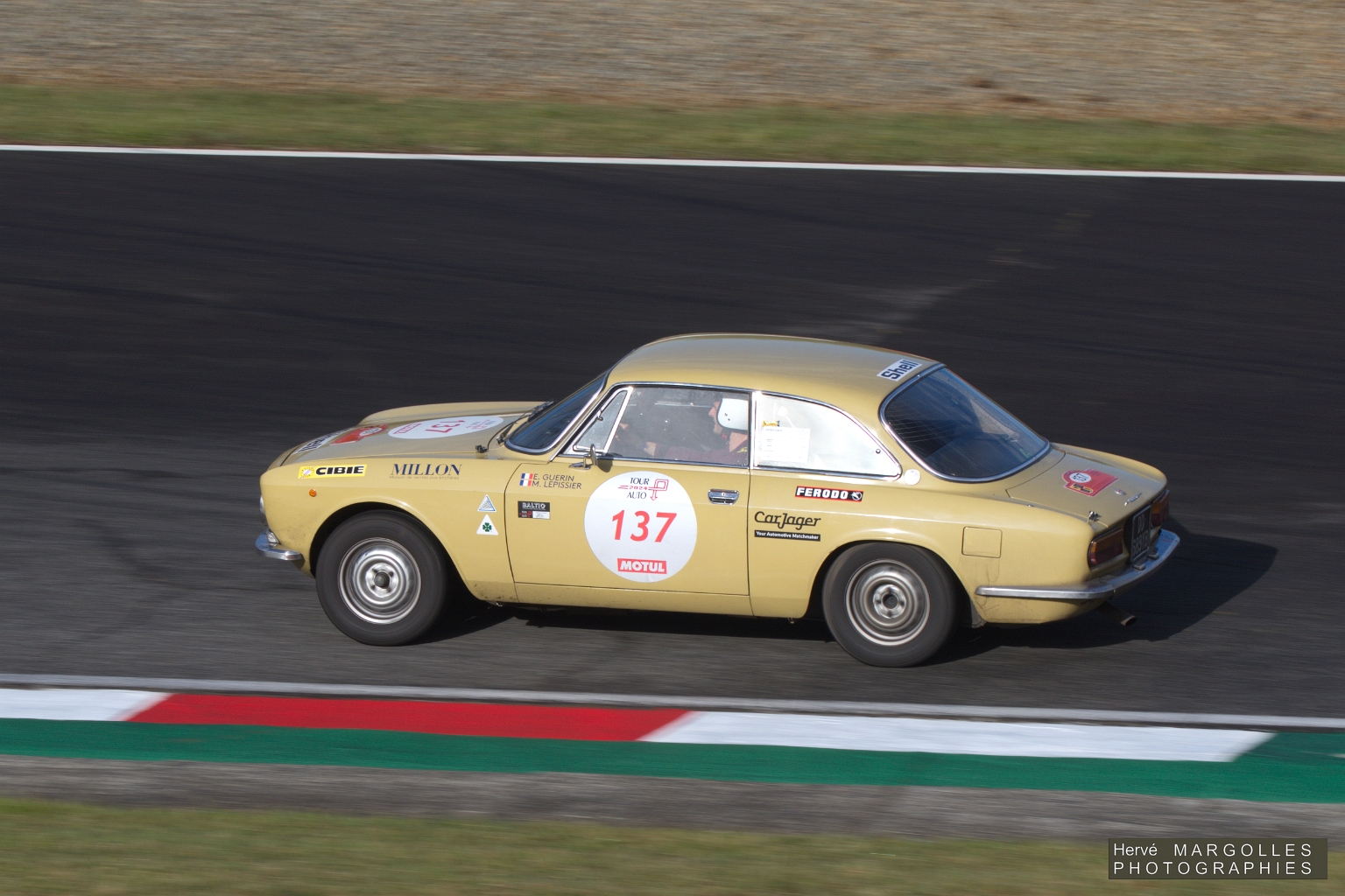 137-01.jpg