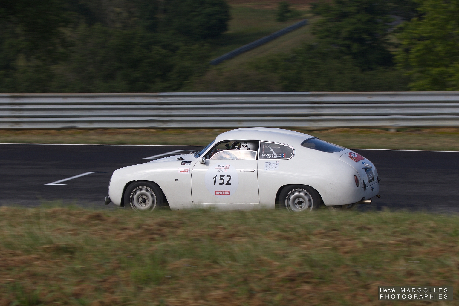 152-01.jpg