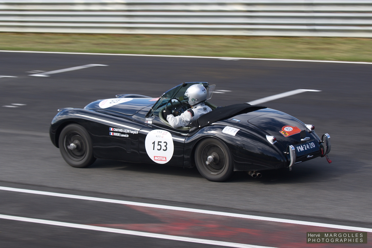 153-01.jpg