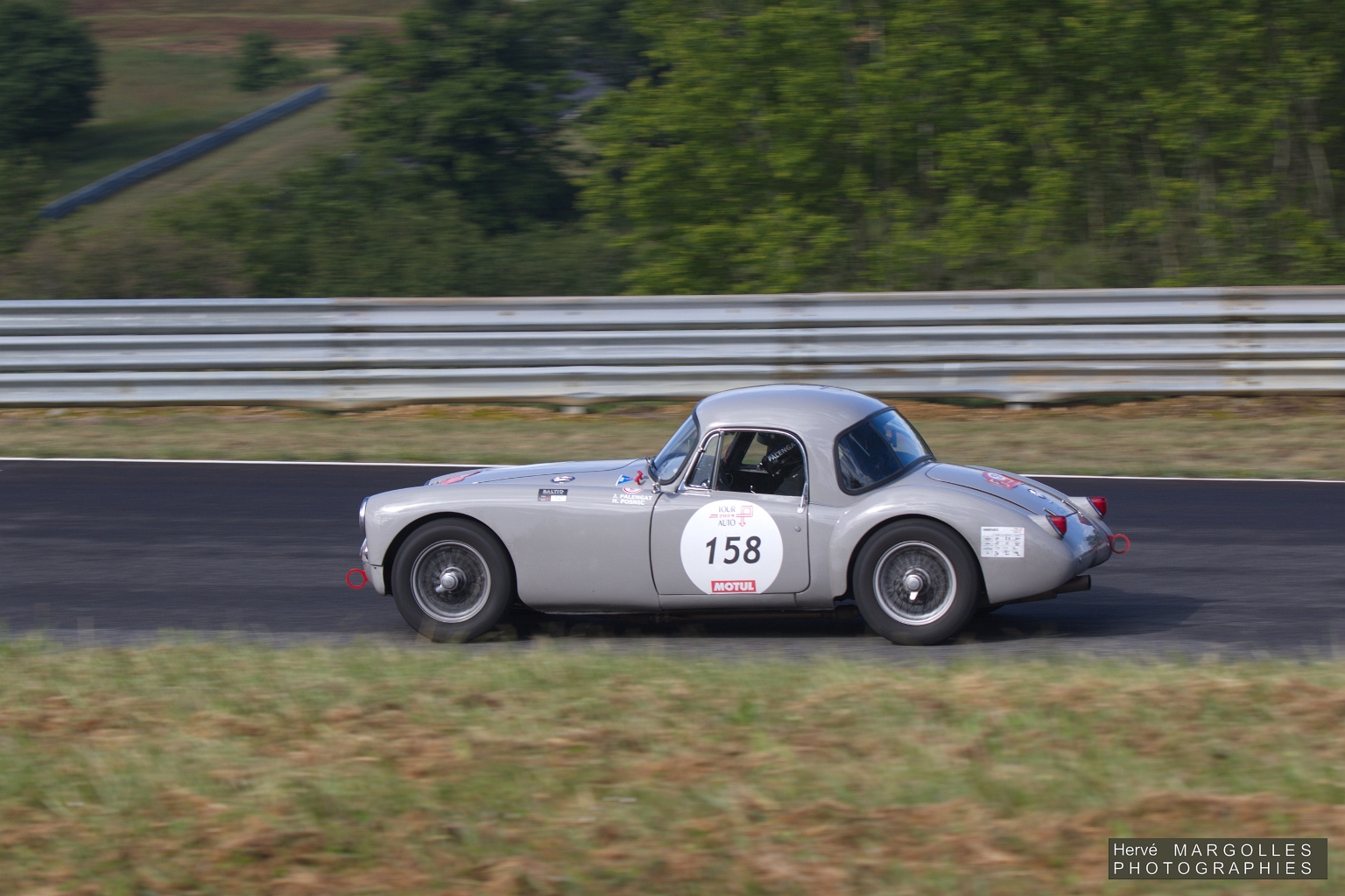 158-01.jpg