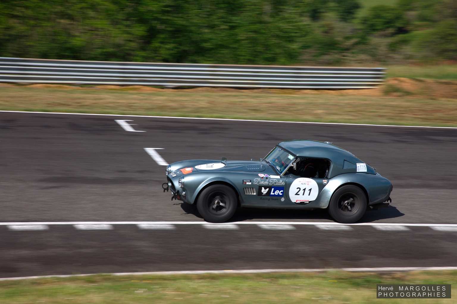 211-01.jpg