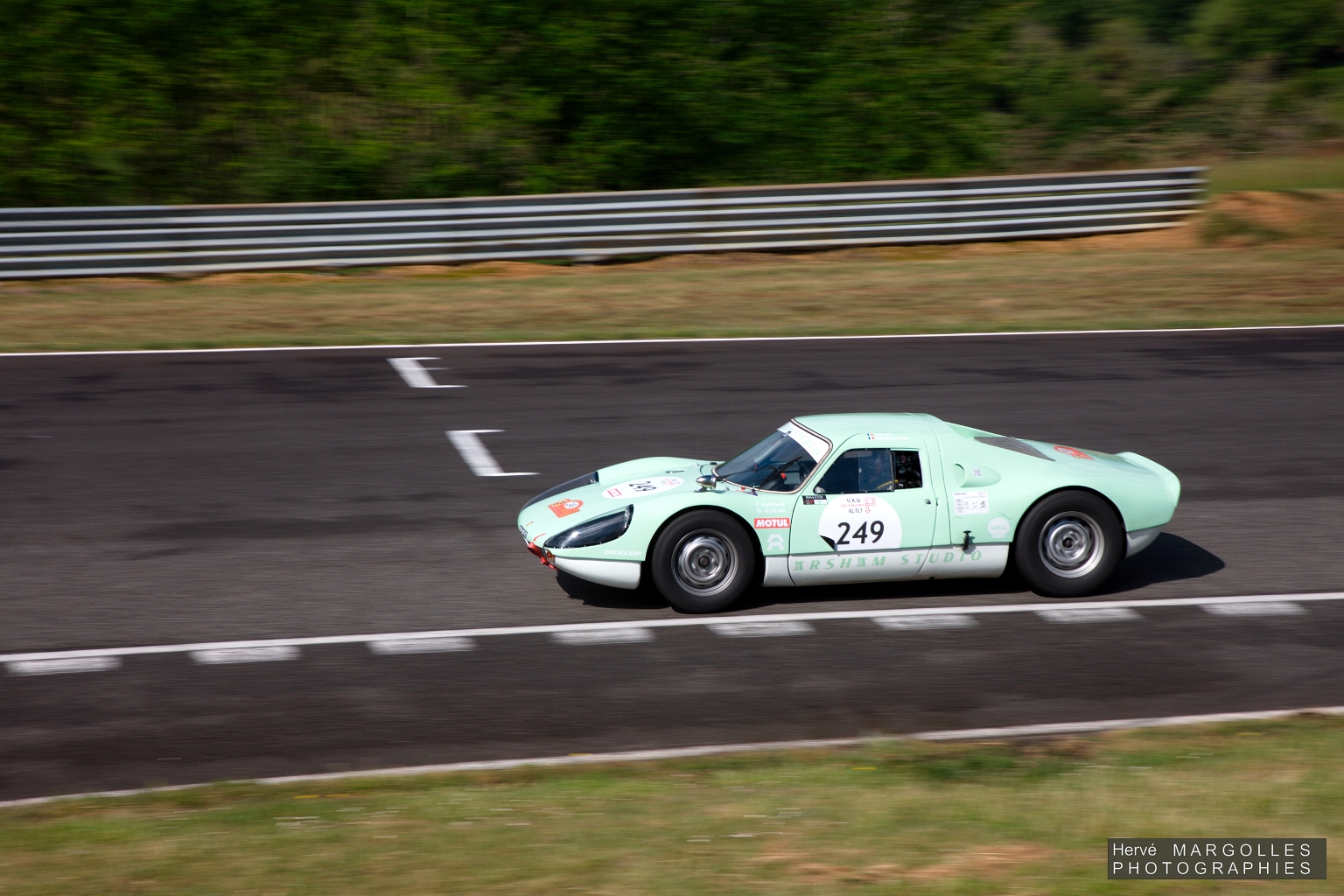 249-01.jpg