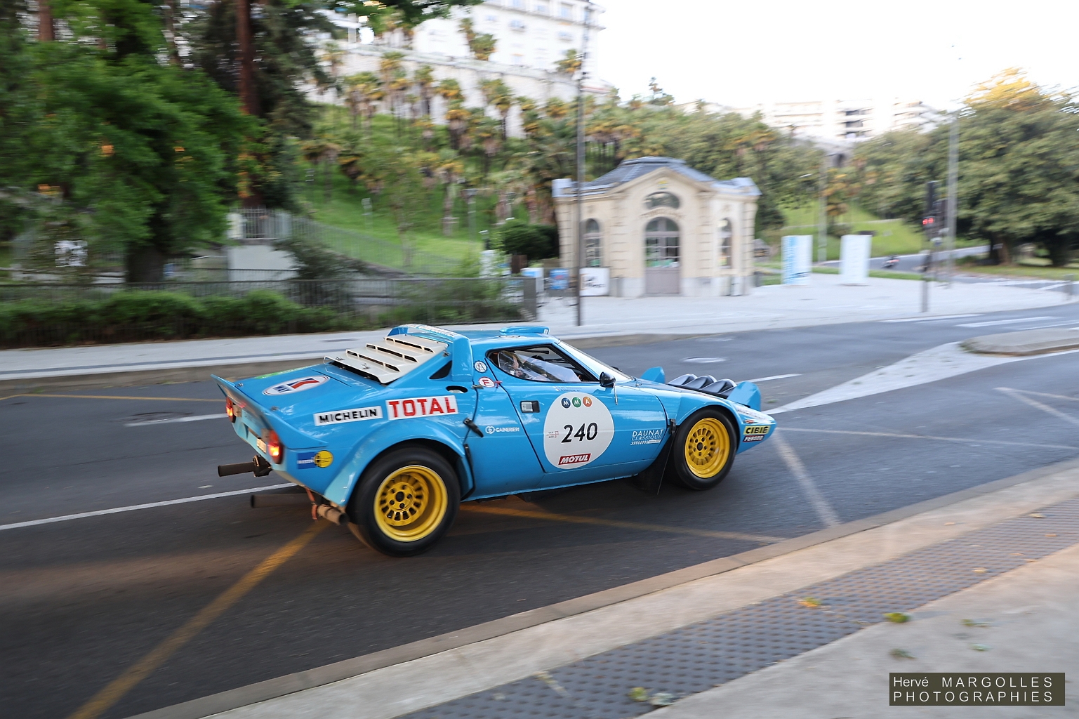 240-01.jpg