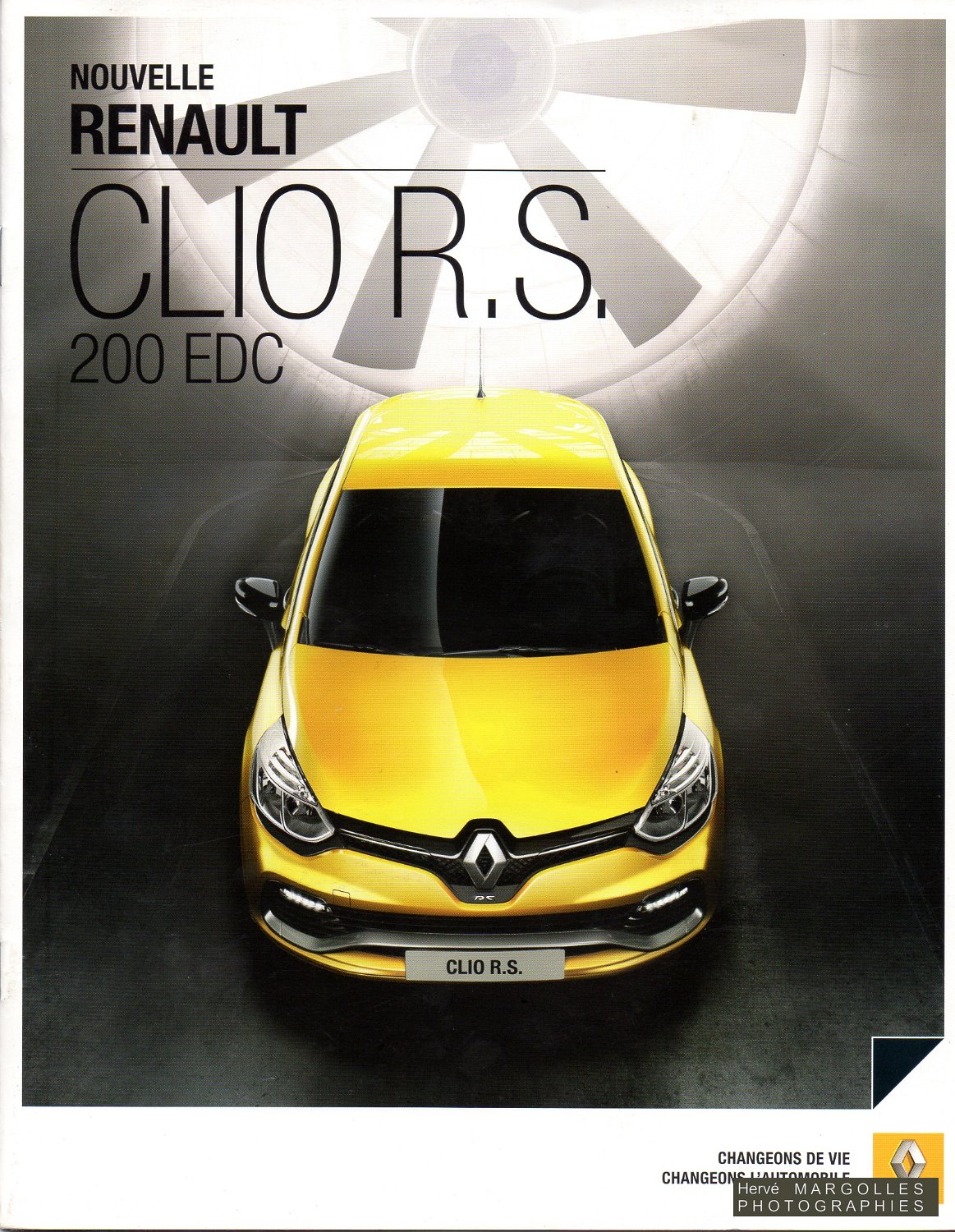 Renault-Clio4-RS_001.jpg
