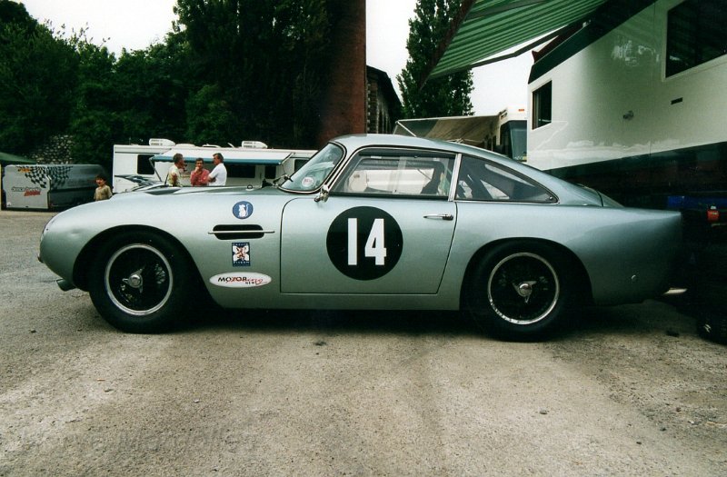img034.jpg - Aston Martin DB4GT