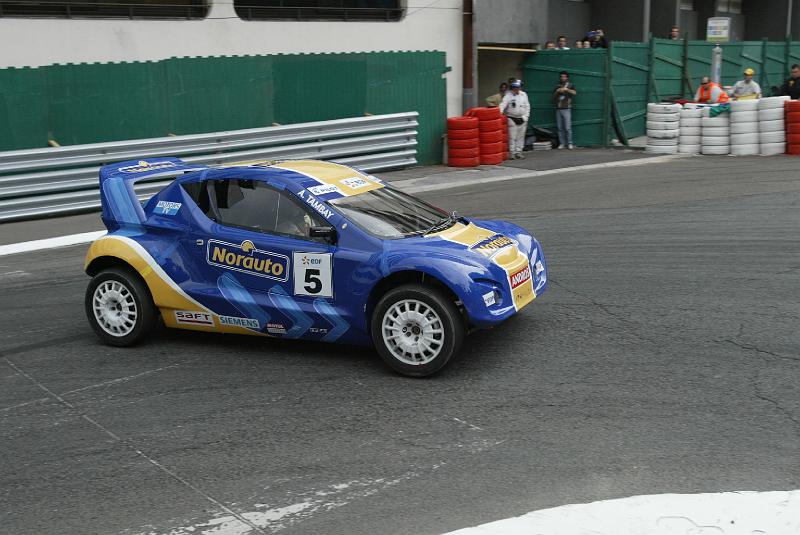 B45D0608.JPG - Adrien Tambay se rettrouve tout seul devant