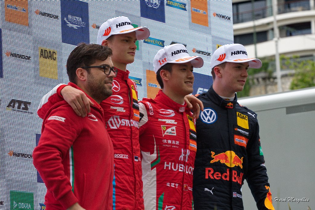 Podium-Course1-01.jpg