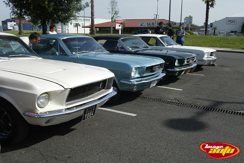 B45D4669.JPG - Ford Mustang, quatre belles