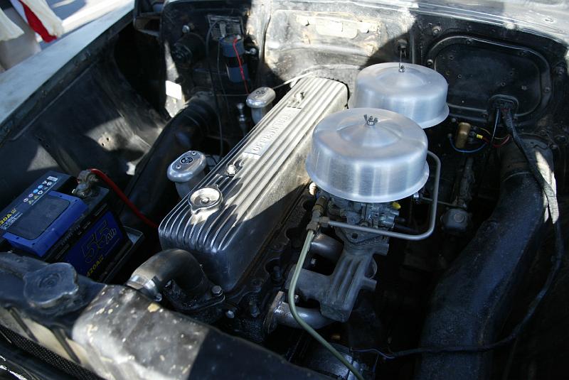 B45D0015.JPG - Cette grosse Chevrolet Styline de 1952 bénéficiera d'une restauration. Bonne base et moteur refait à neuf