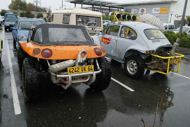 B45D0033.JPG - Deux Buggy sortis d'un terrain boueux...