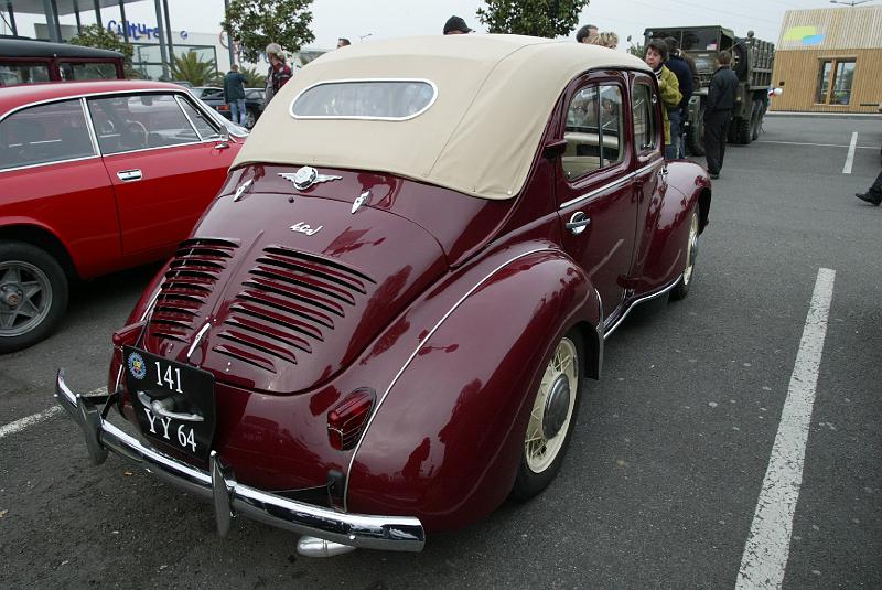 B45D0196.JPG - Renault 4CV