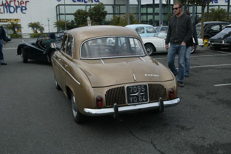 B45D0350.JPG - Renault Dauphine