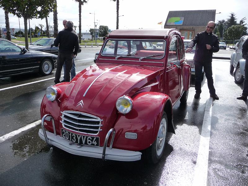 P1030330.JPG - Une 2CV dans un état rare