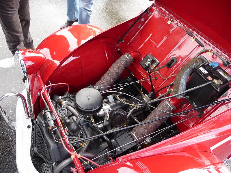 P1030332.JPG - Une 2CV dans un état rare