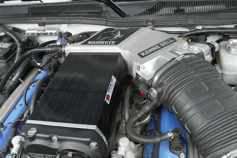 B45D0142.JPG - gros plan sur le compresseur