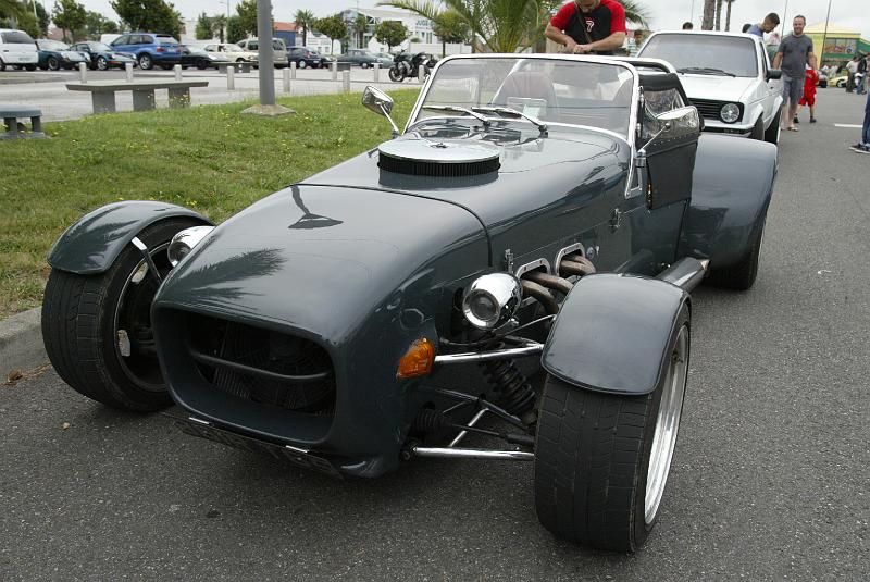 DAX-02.JPG - Le chassis est très large pour pouvoir supporter le moteur et les voies arrières.