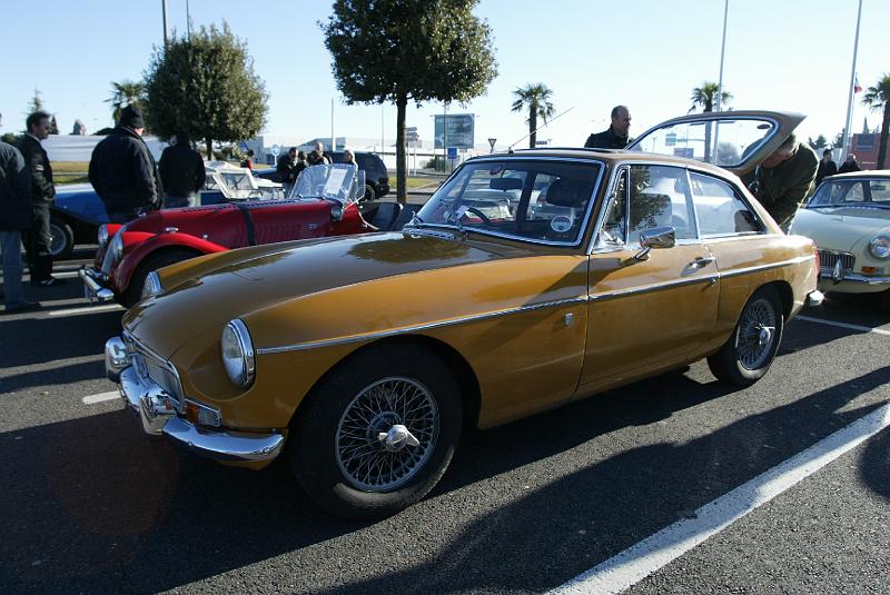 B45D0066.JPG - MGB GT