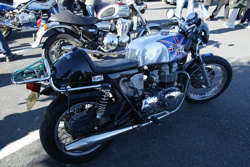 B45D0092.JPG - Triumph façon "Cafe racer"