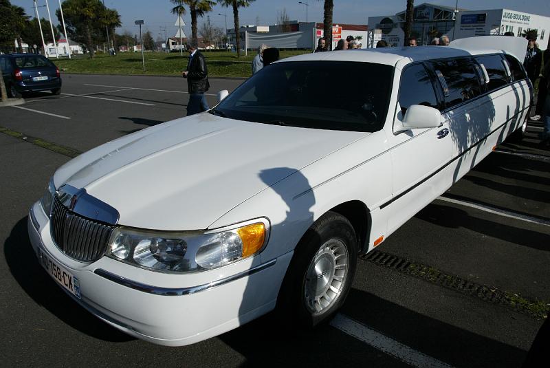 B45D0026.JPG - la plus longue c'était cette Lincoln limousine