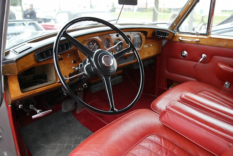 B45D0024.JPG - Rolls Royce Silver Cloud III: un intèrieu cossu...