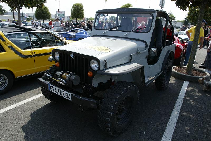 B45D0058.JPG - Jeep à moteur BMW 2.0l: une vielle gloire qui a gagner le rallye des cîmes en 1970 et qui a été entièrement reconstruite par son propriétaire.
