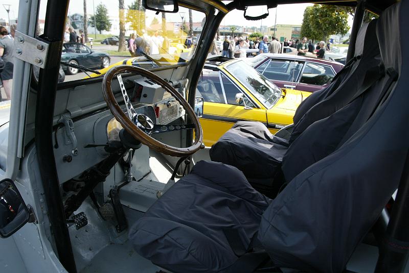 B45D0060.JPG - Jeep à moteur BMW 2.0l: une vielle gloire qui a gagner le rallye des cîmes en 1970 et qui a été entièrement reconstruite par son propriétaire.