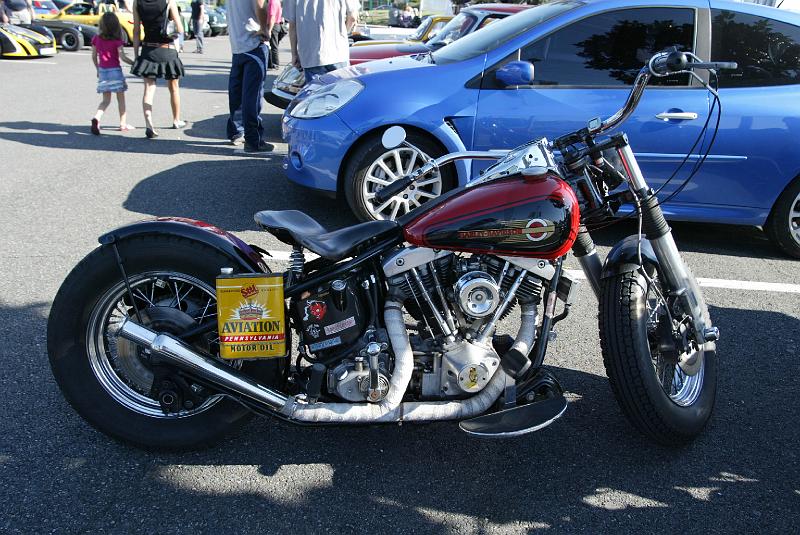 B45D0246.JPG - et en particulier, pas mal de Harley